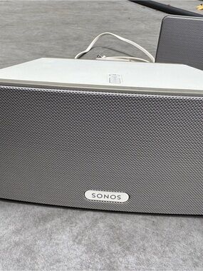 Sonos Wireless Portable Speaker in Silver Gray